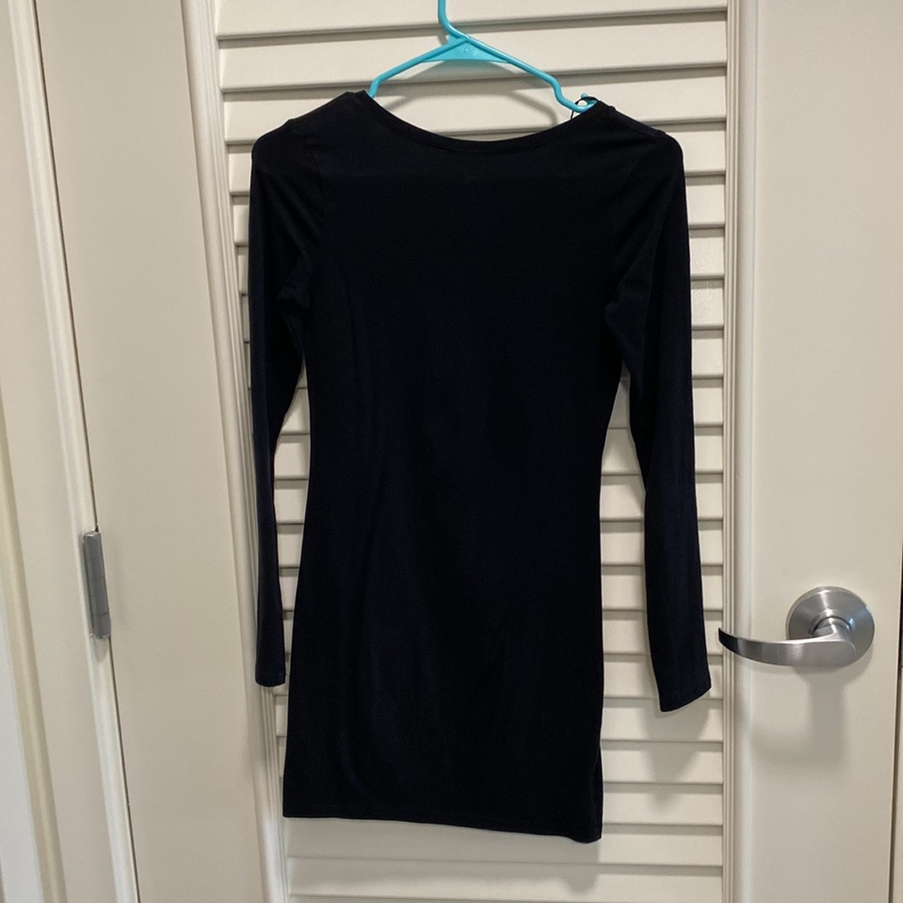 H&M solid black basic dress - Picture 2 of 3